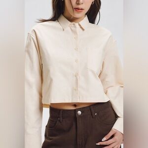 Austin Manor Tailored Cropped Boxy Fit Cream Button-Down Crisp Collared Shirt